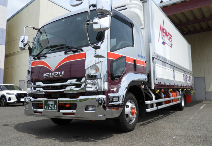 8月24日 火 ４ｔ保冷ウイング車が納車となりました 株式会社根本運送